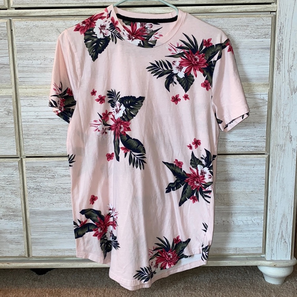 Men’s Pink Hollister T-Shirt